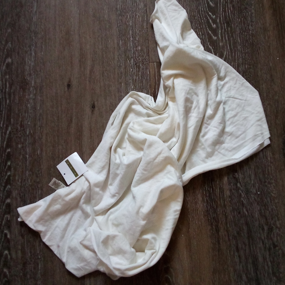 NWT: BAMBOO HOME STORE; 100% ORGANIC COTTON/VISCOSE BLEND INFINITY SCARF.